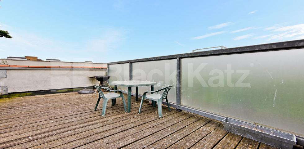 			NEW INSTRUCTION , 2 Bedroom, 1 bath, 1 reception Apartment			 Totterdown Street, Tooting Broadway